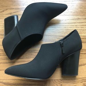 Donald Pliner Kerie-D Ankle Booties